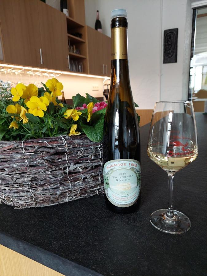 Weingut Licht-Stadtfeld Brauneberg Extérieur photo